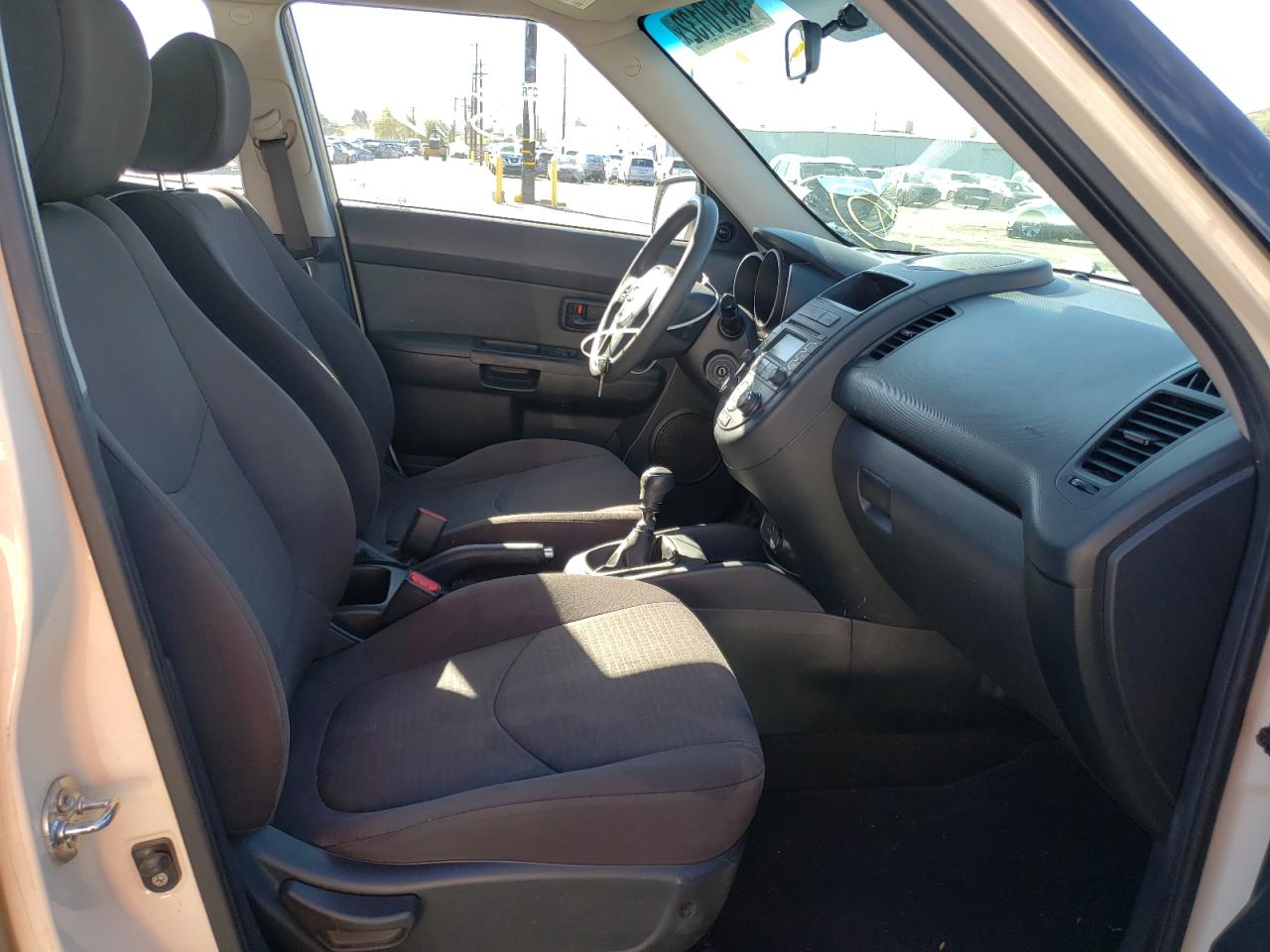 Photo 5 from auction – 2013 KIA SOUL with VIN KNDJT2A56D7759542