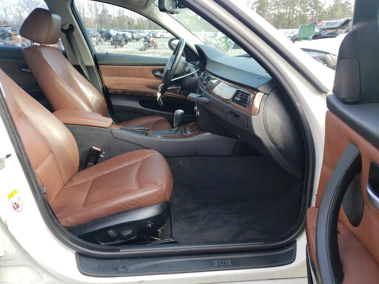 Photo 5 from auction – 2007 BMW 328 XI with VIN WBAVC93577KX55599