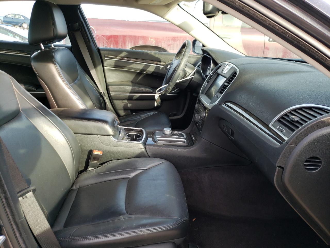 Photo 5 from auction – 2016 CHRYSLER 300 LIMITE with VIN 2C3CCAAG3GH252387