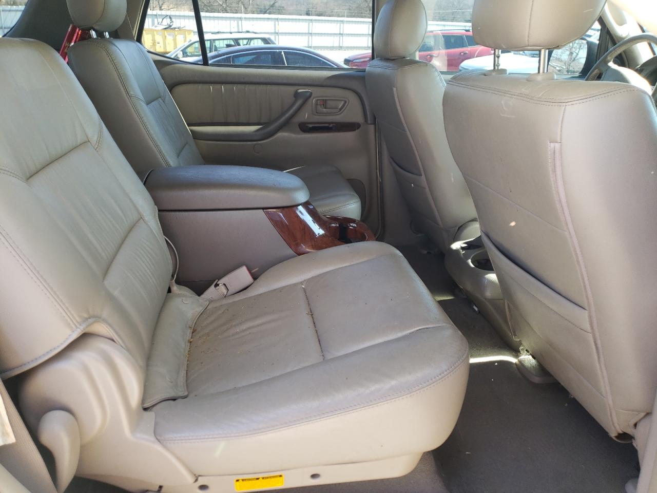 Photo 6 from auction – 2005 TOYOTA SEQUOIA LI with VIN 5TDBT48A45S250379