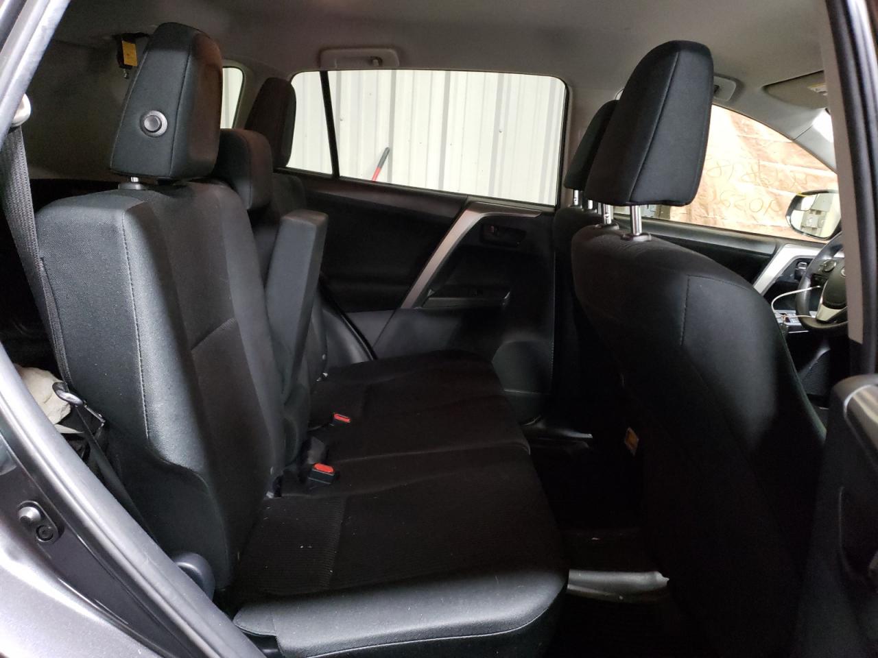 Photo 6 from auction – 2017 TOYOTA RAV4 LE with VIN JTMBFREV7HJ126118