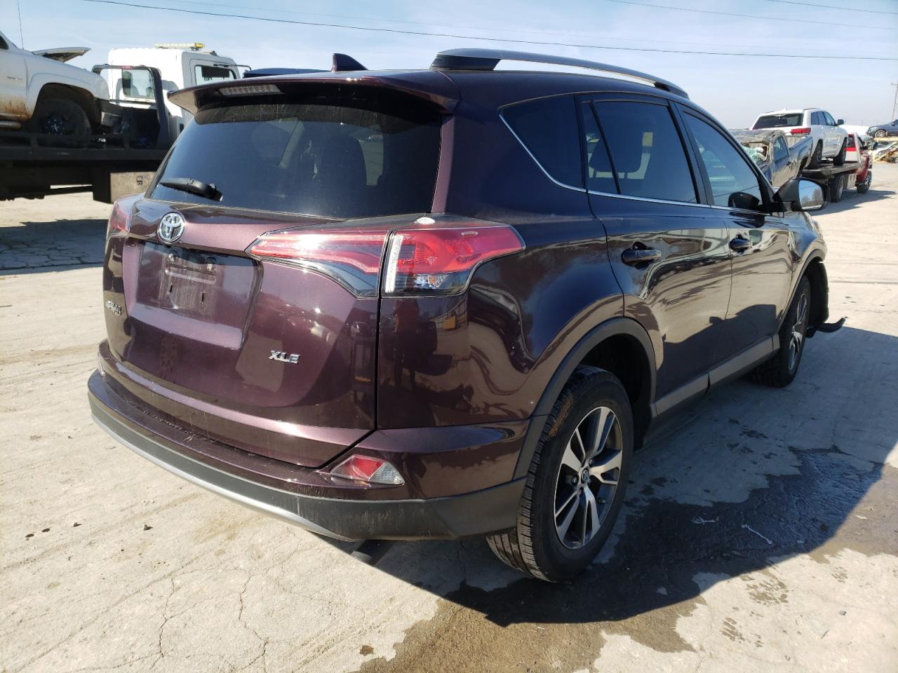 Photo 4 from auction – 2017 TOYOTA RAV4 XLE with VIN 2T3WFREV3HW396515