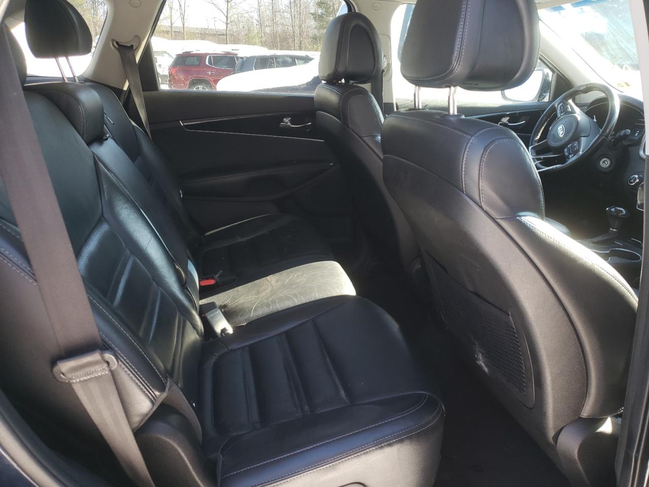 Photo 6 from auction – 2016 KIA SORENTO EX with VIN 5XYPHDA5XGG164305