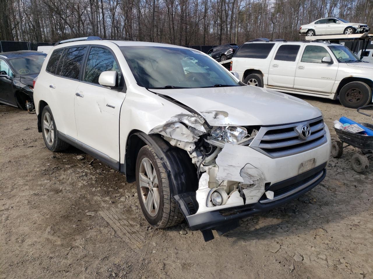 TOYOTA HIGHLANDER 2013 with VIN 5TDDK3EH3DS233224 - Photo from auction