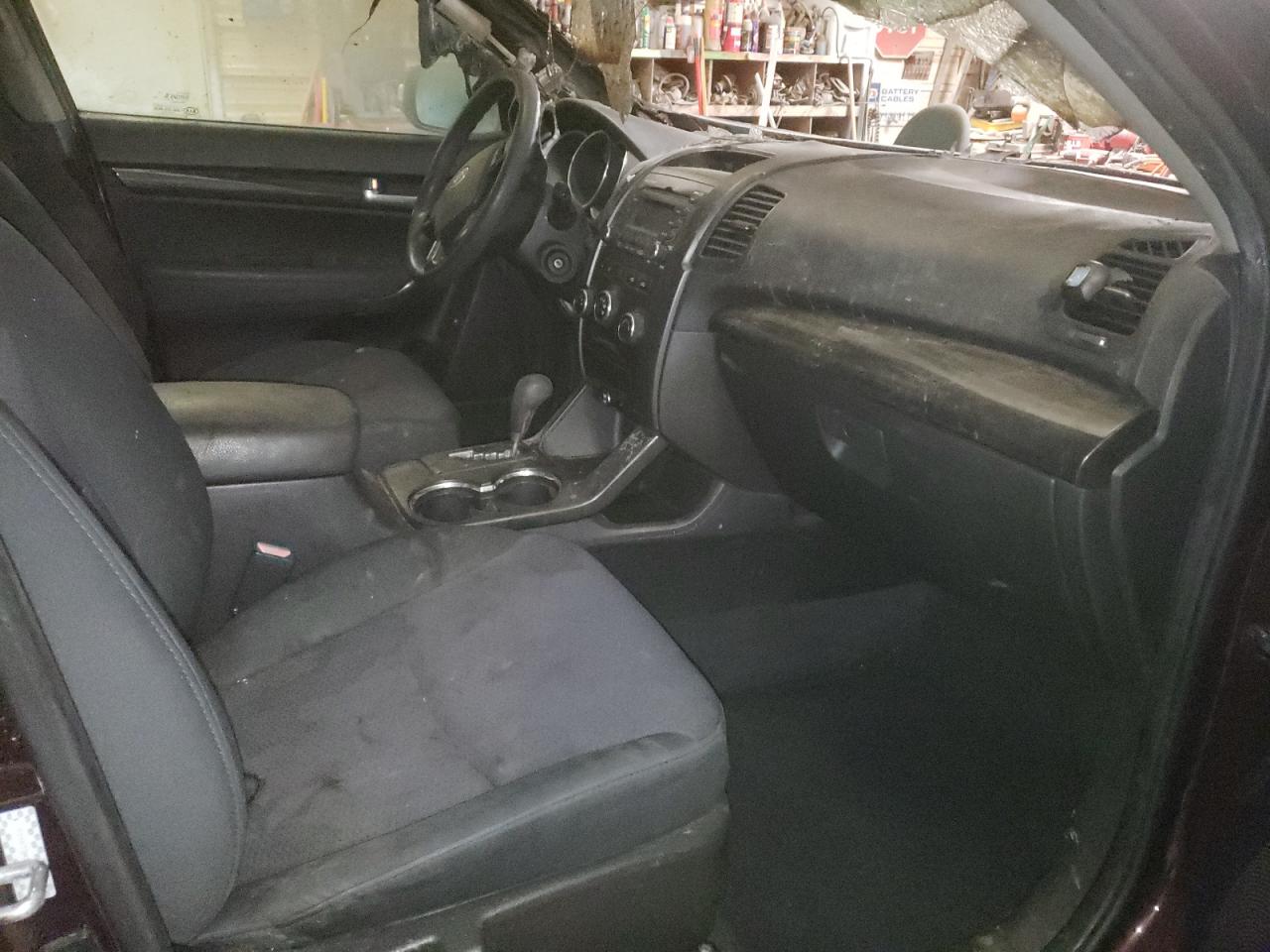 Photo 5 from auction – 2011 KIA SORENTO BA with VIN 5XYKT3A16BG098554