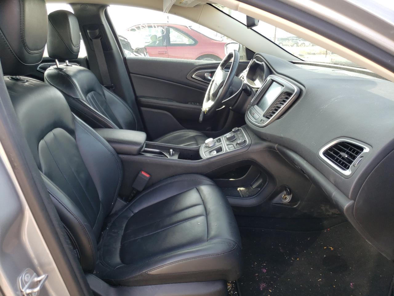 Photo 5 from auction – 2017 CHRYSLER 200 LIMITE with VIN 1C3CCCAB6HN504190