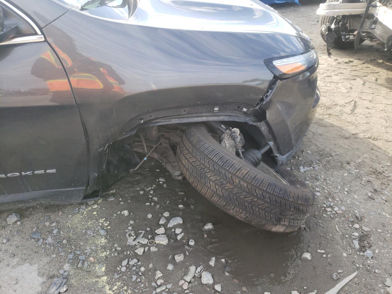 Photo 9 from auction – 2016 JEEP CHEROKEE L with VIN 1C4PJMCS3GW175690