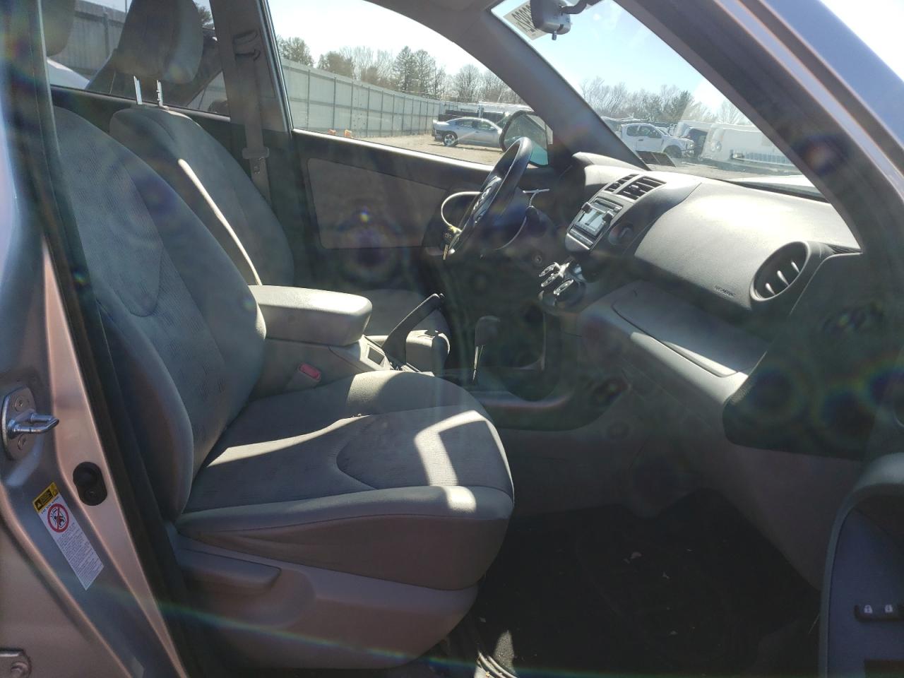 Photo 5 from auction – 2012 TOYOTA RAV4 with VIN JTMBF4DV0C5052949