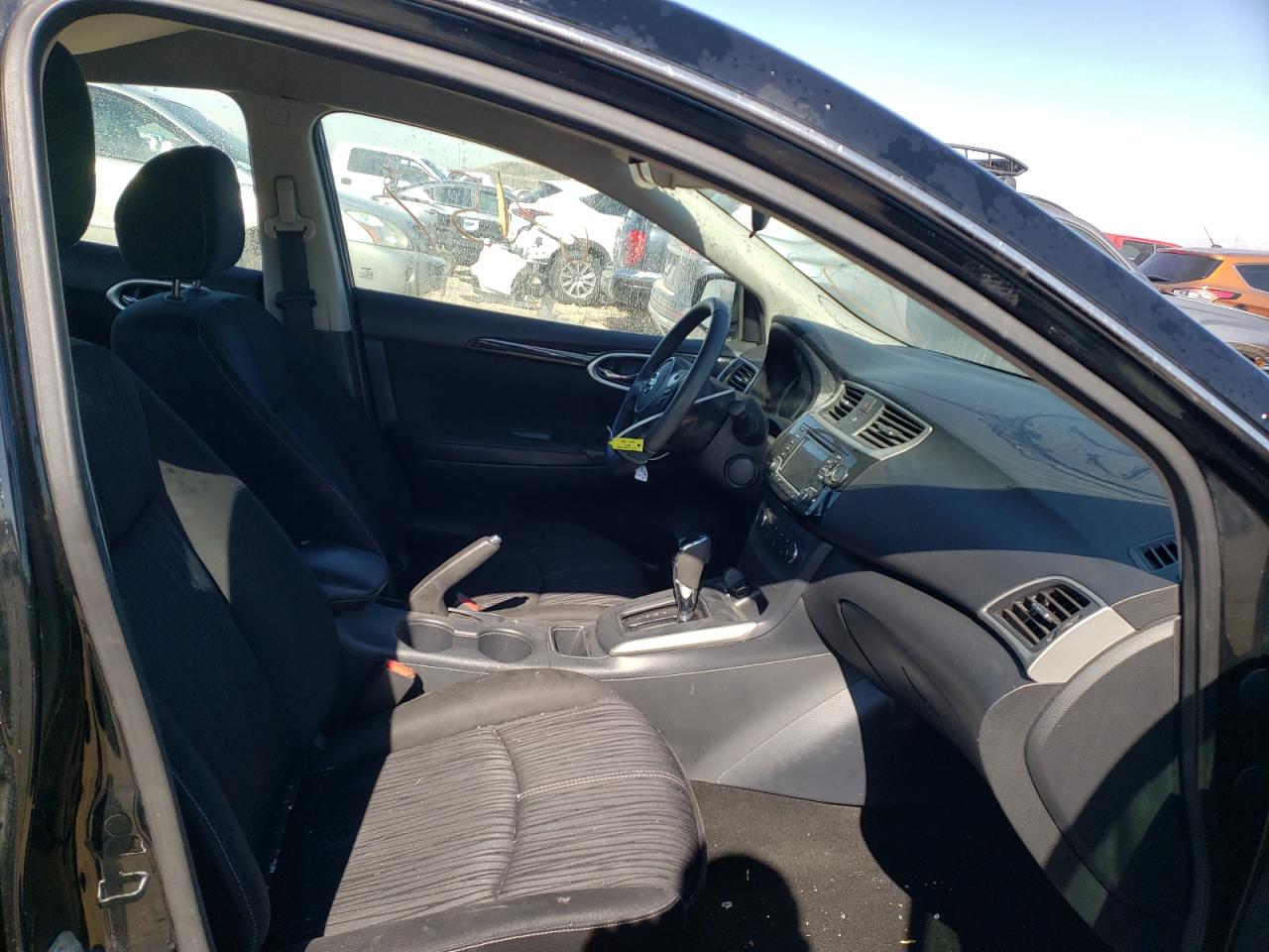 Photo 5 from auction – 2017 NISSAN SENTRA S with VIN 3N1AB7AP1HY350566