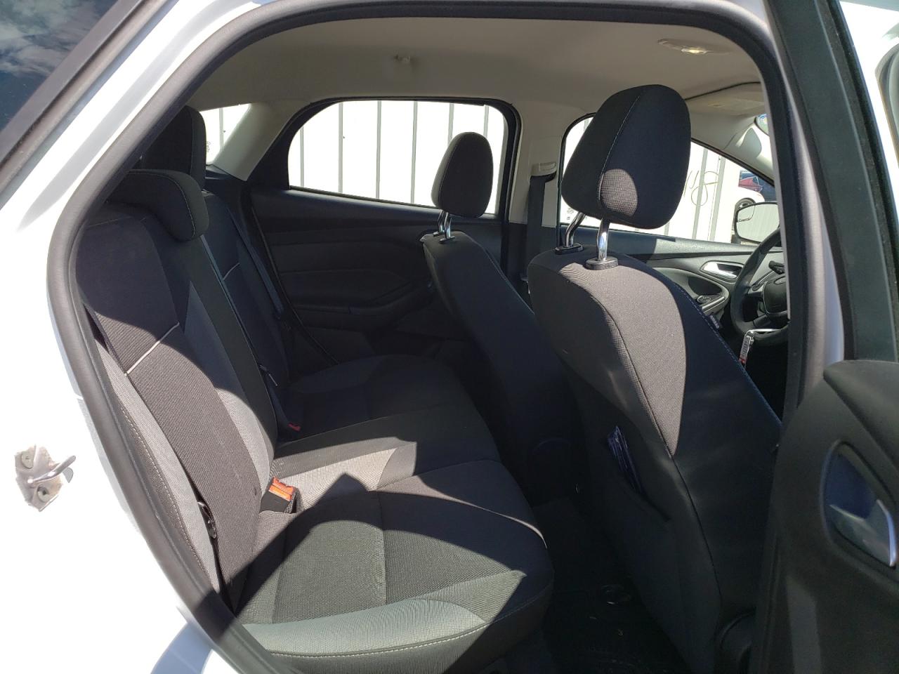 Foto 6 de la subasta – 2012 FORD FOCUS SE con VIN 1FAHP3K29CL188590