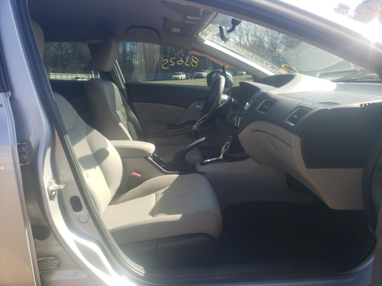 Photo 5 from auction – 2015 HONDA CIVIC LX with VIN 2HGFB2F53FH565934