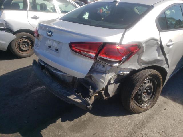 Photo 9 from auction – 2017 KIA FORTE LX with VIN 3KPFK4A75HE073116
