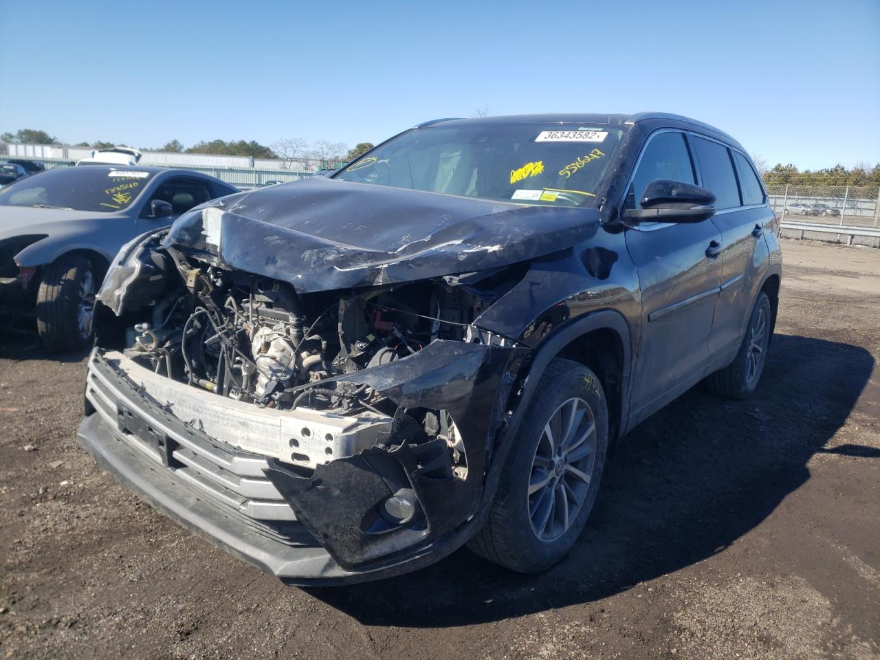 Photo 2 from auction – 2018 TOYOTA HIGHLANDER with VIN 5TDJZRFH7JS558647