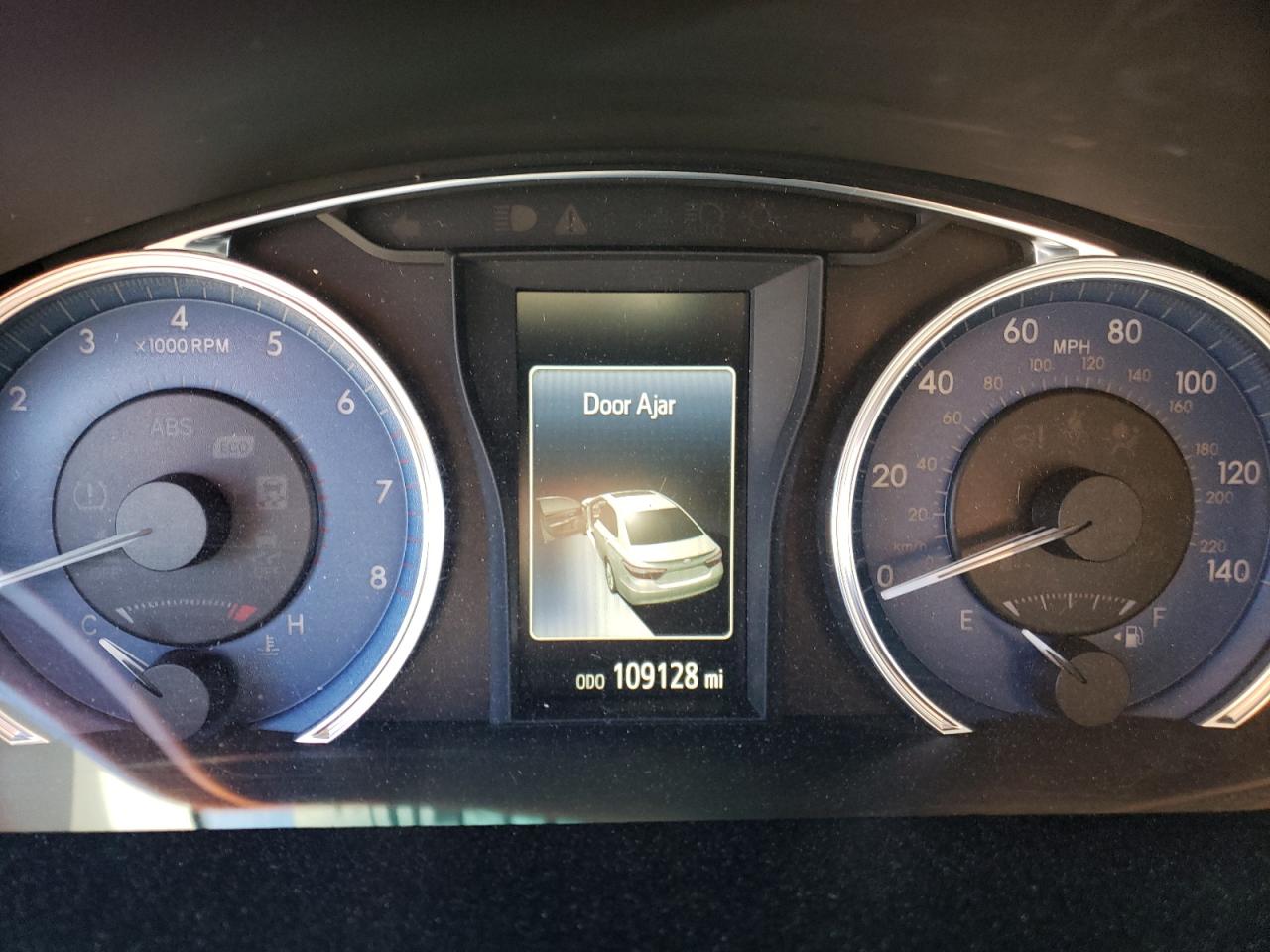 Photo 8 from auction – 2016 TOYOTA CAMRY LE with VIN 4T4BF1FK3GR532577
