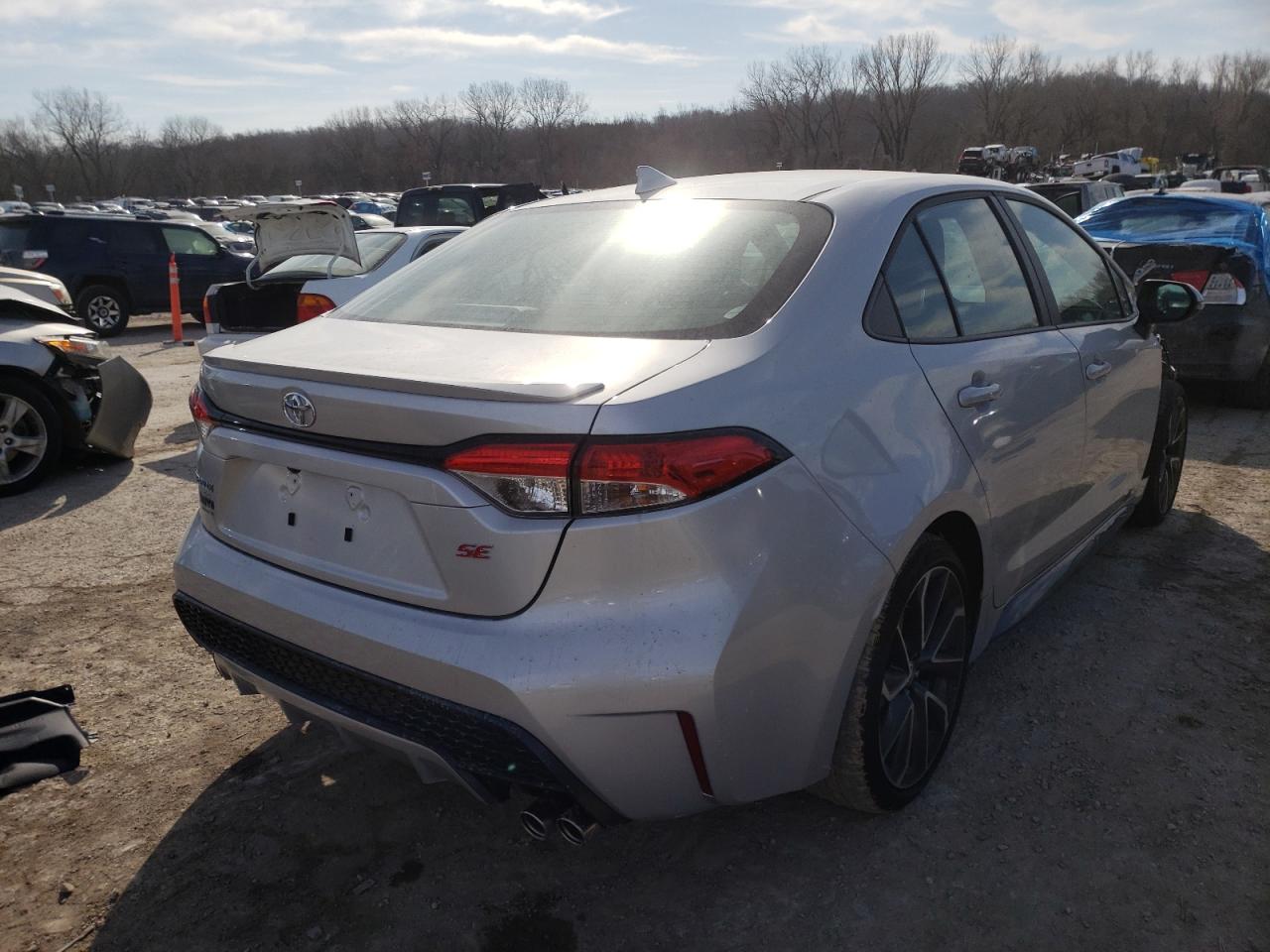 Photo 4 from auction – 2022 TOYOTA COROLLA SE with VIN 5YFS4MCE0NP105758
