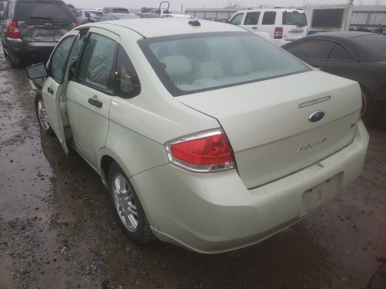 Photo 3 from auction – 2011 FORD FOCUS SE with VIN 1FAHP3FN5BW118361