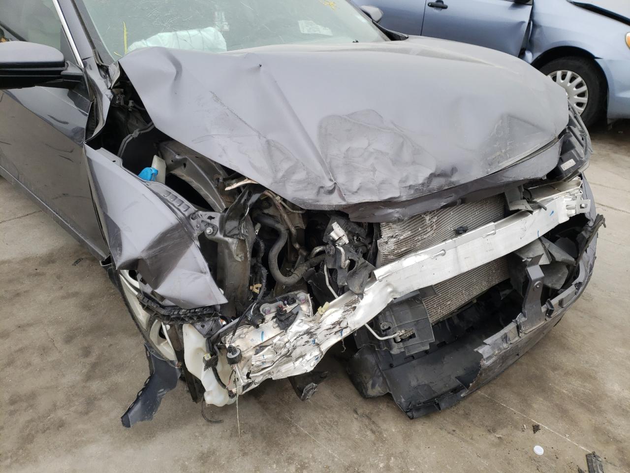 Photo 9 from auction – 2018 HONDA CIVIC LX with VIN 19XFC2F54JE018199