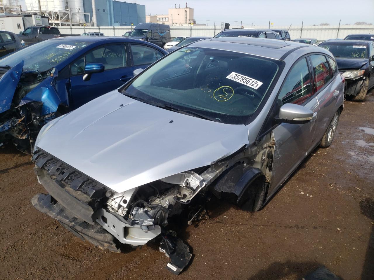 Photo 2 from auction – 2016 FORD FOCUS SE with VIN 1FADP3K23GL345177