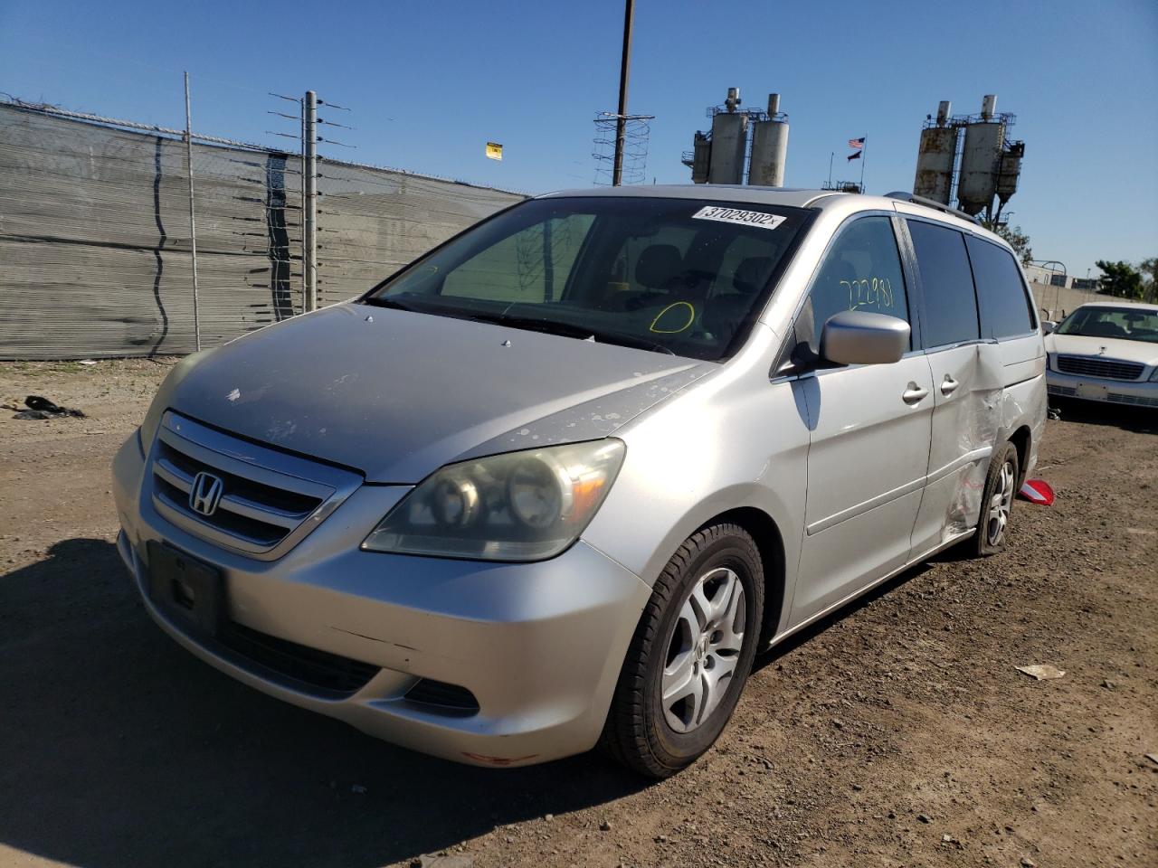 Photo 2 from auction – 2005 HONDA ODYSSEY EX with VIN 5FNRL38635B046620