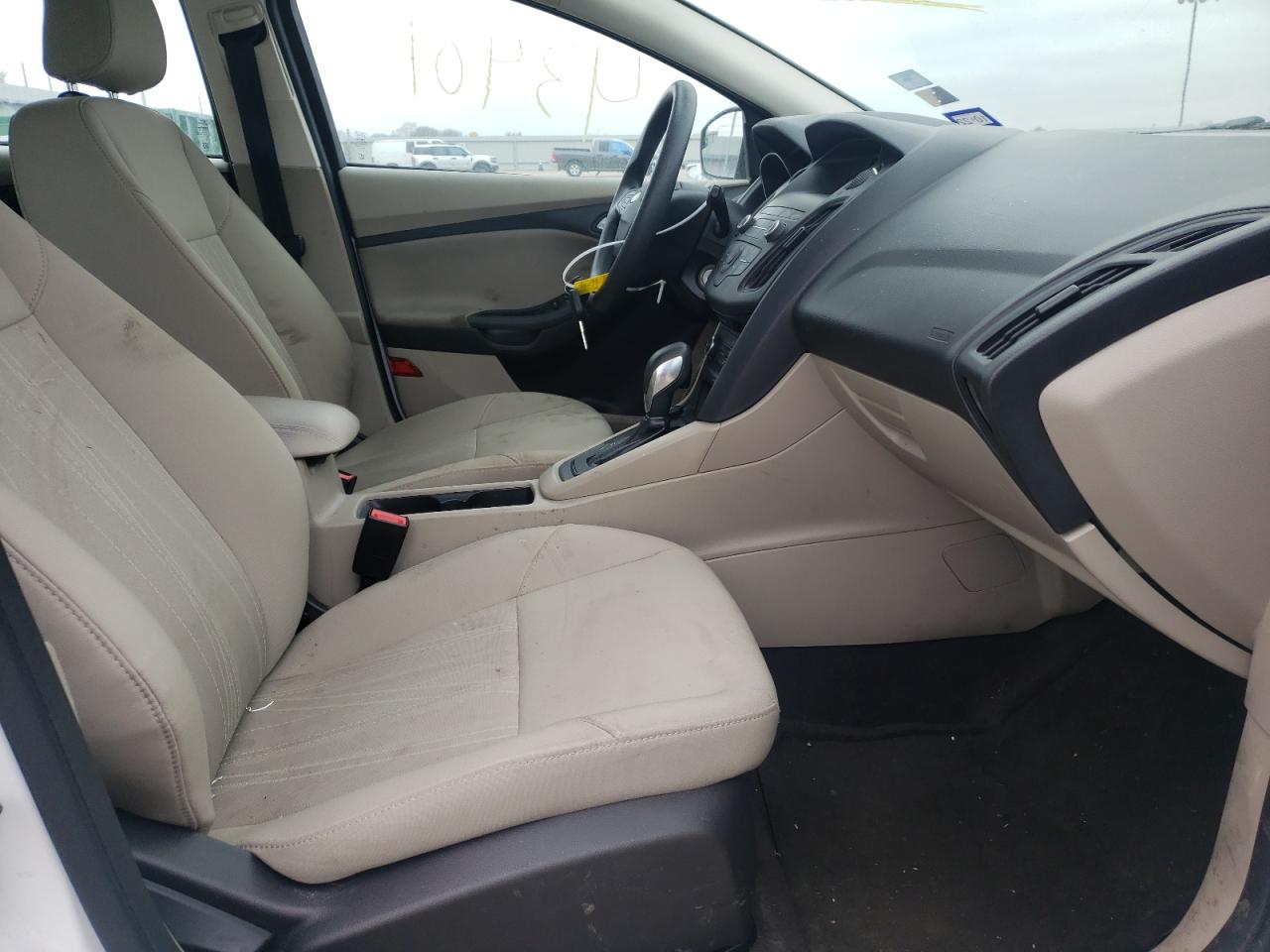 Photo 5 from auction – 2018 FORD FOCUS SE with VIN 1FADP3K24JL325690