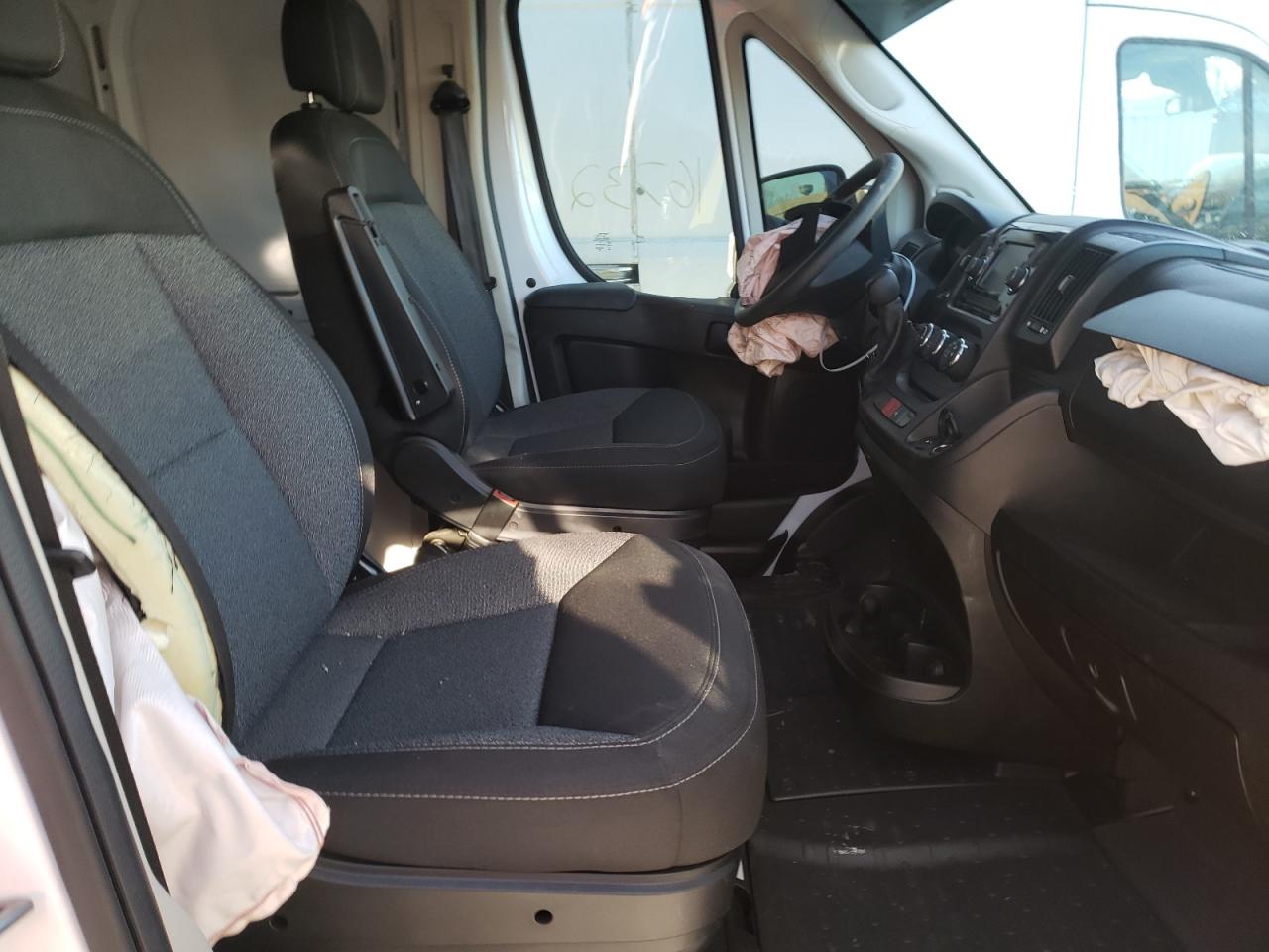 Photo 5 from auction – 2021 RAM PROMASTER with VIN 3C6MRVJG0ME526746