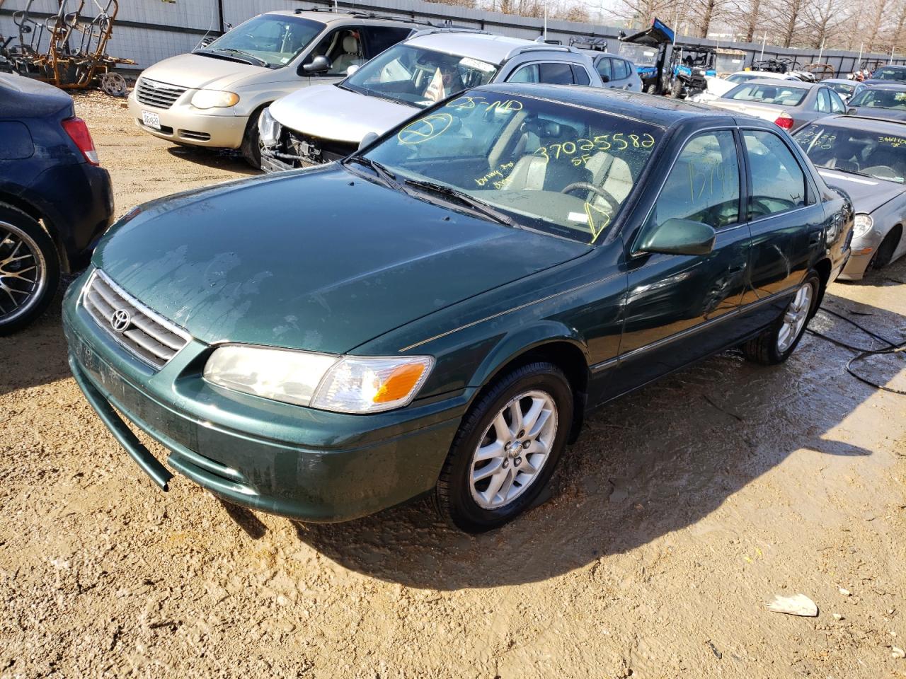 Photo 2 from auction – 2001 TOYOTA CAMRY LE with VIN 4T1BF28K11U963780