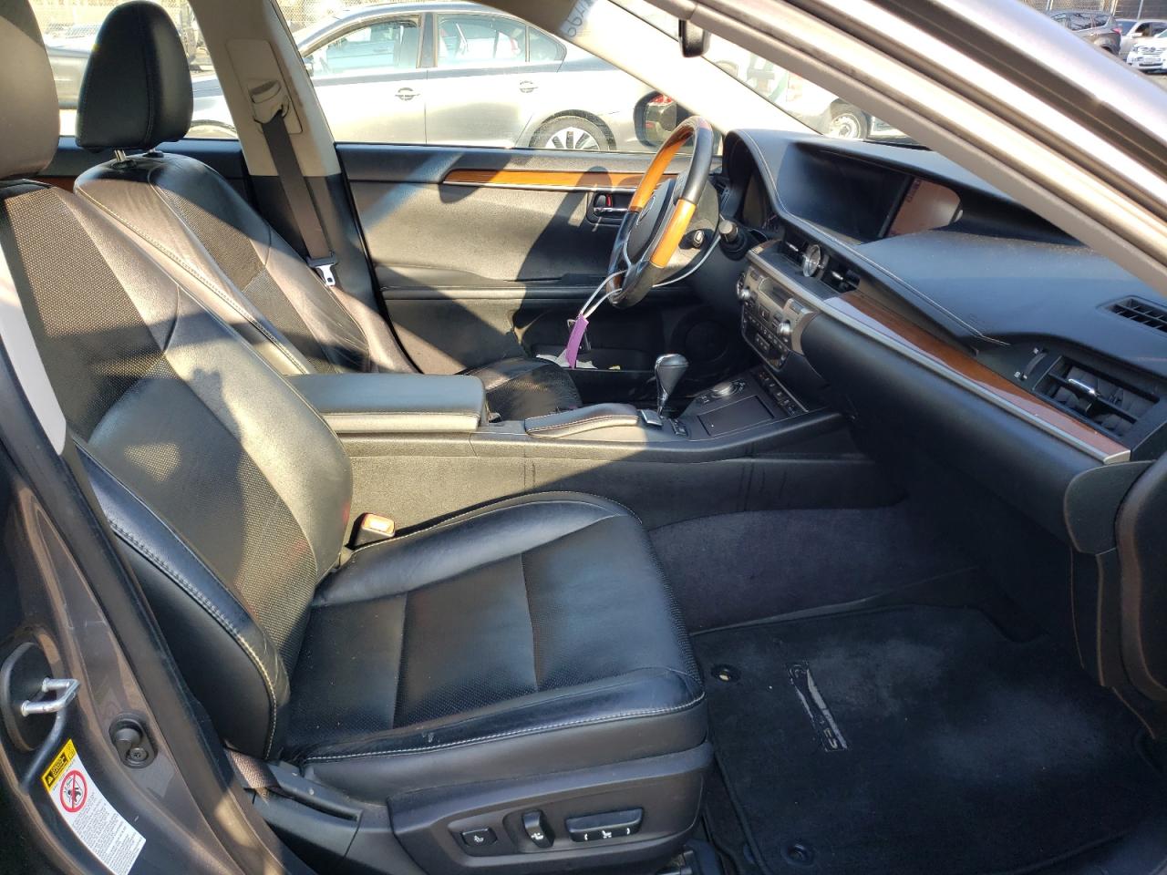Photo 5 from auction – 2013 LEXUS ES 300H with VIN JTHBW1GG5D2035657