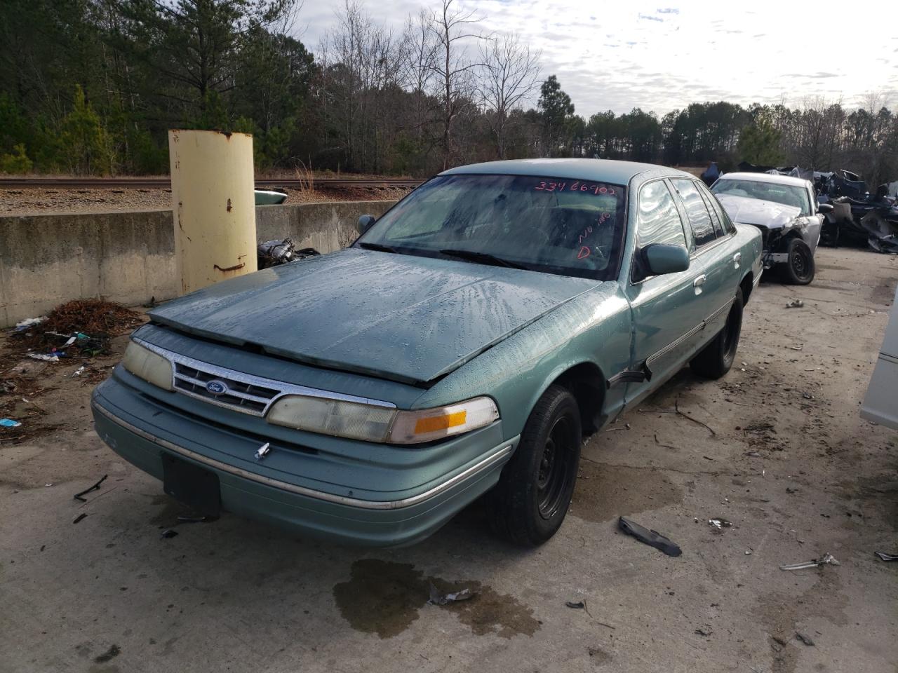 Photo 2 from auction – 1997 FORD CROWN VICT with VIN 2FALP71W6VX116550