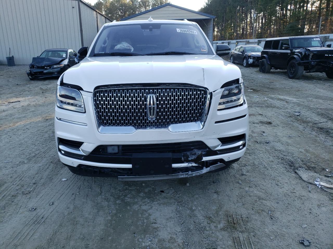 Photo 9 from auction – 2018 LINCOLN NAVIGATOR with VIN 5LMJJ2LT7JEL07794