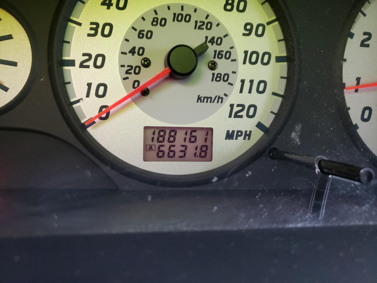 Photo 8 from auction – 2001 NISSAN PATHFINDER with VIN JN8DR07Y81W526561