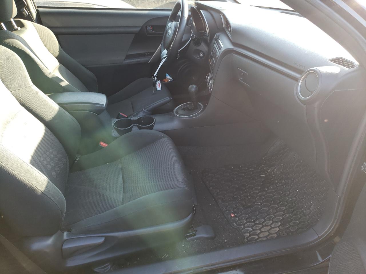 Photo 5 from auction – 2013 TOYOTA SCION TC with VIN JTKJF5C78D3065068
