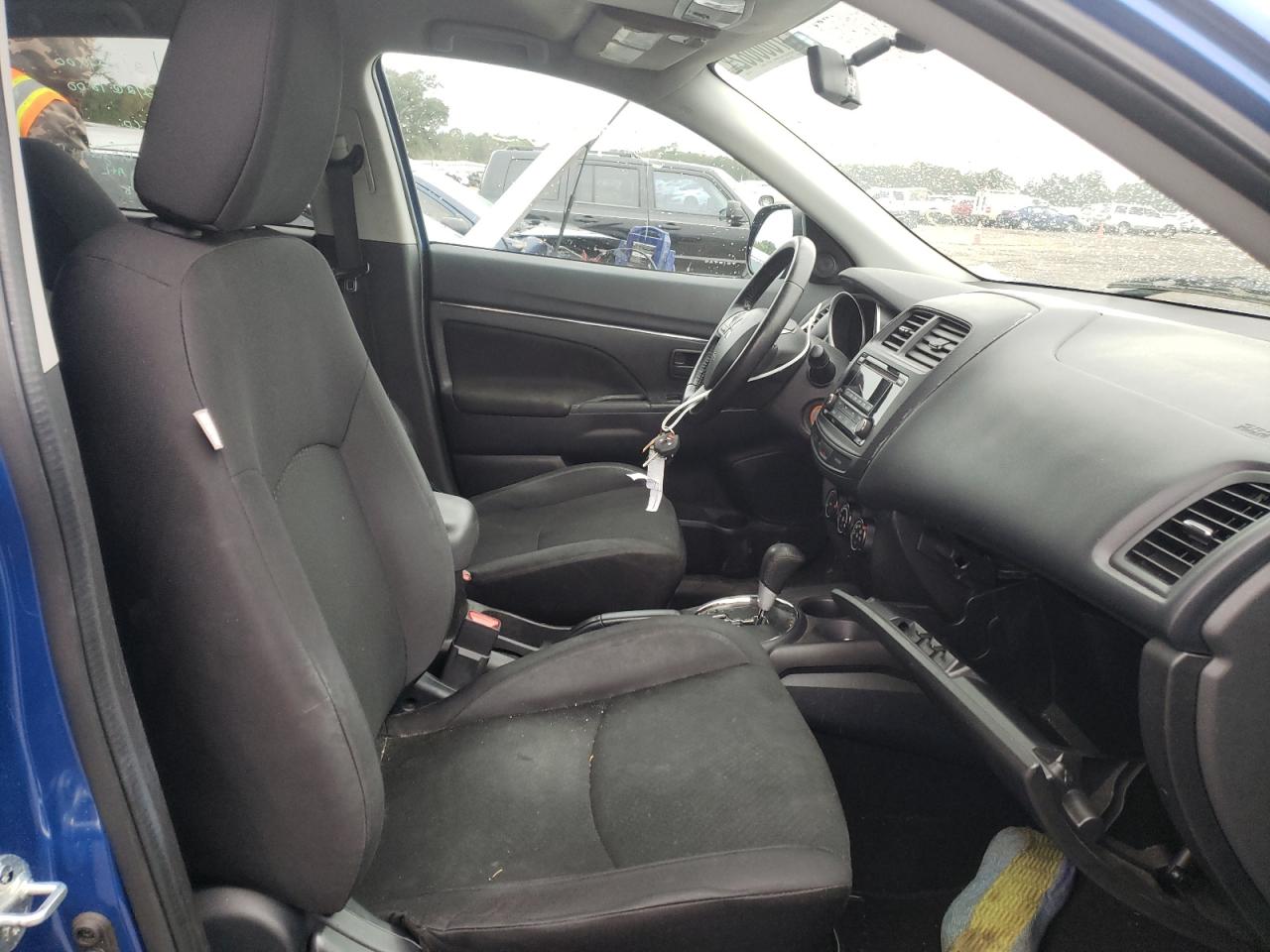 Photo 5 from auction – 2015 MITSUBISHI OUTLANDER with VIN 4A4AP3AU9FE009836