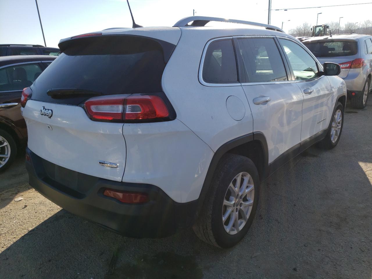 Photo 4 from auction – 2018 JEEP CHEROKEE L with VIN 1C4PJLCB2JD557125