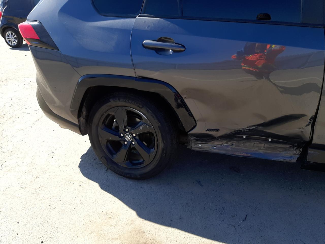 Photo 9 from auction – 2020 TOYOTA RAV4 XSE with VIN 4T3EWRFVXLU002561
