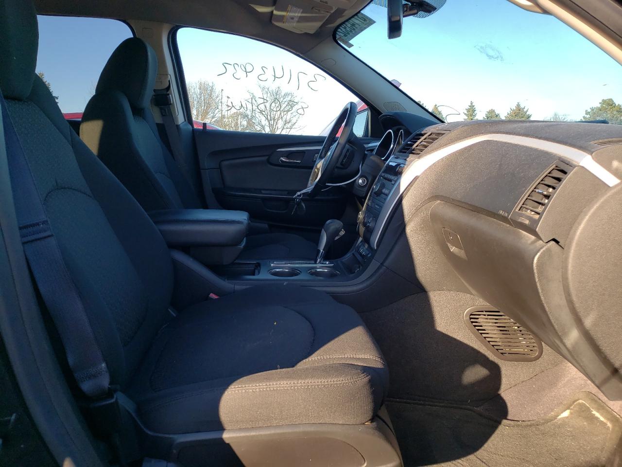 Photo 5 from auction – 2012 CHEVROLET TRAVERSE L with VIN 1GNKVGEDXCJ256280
