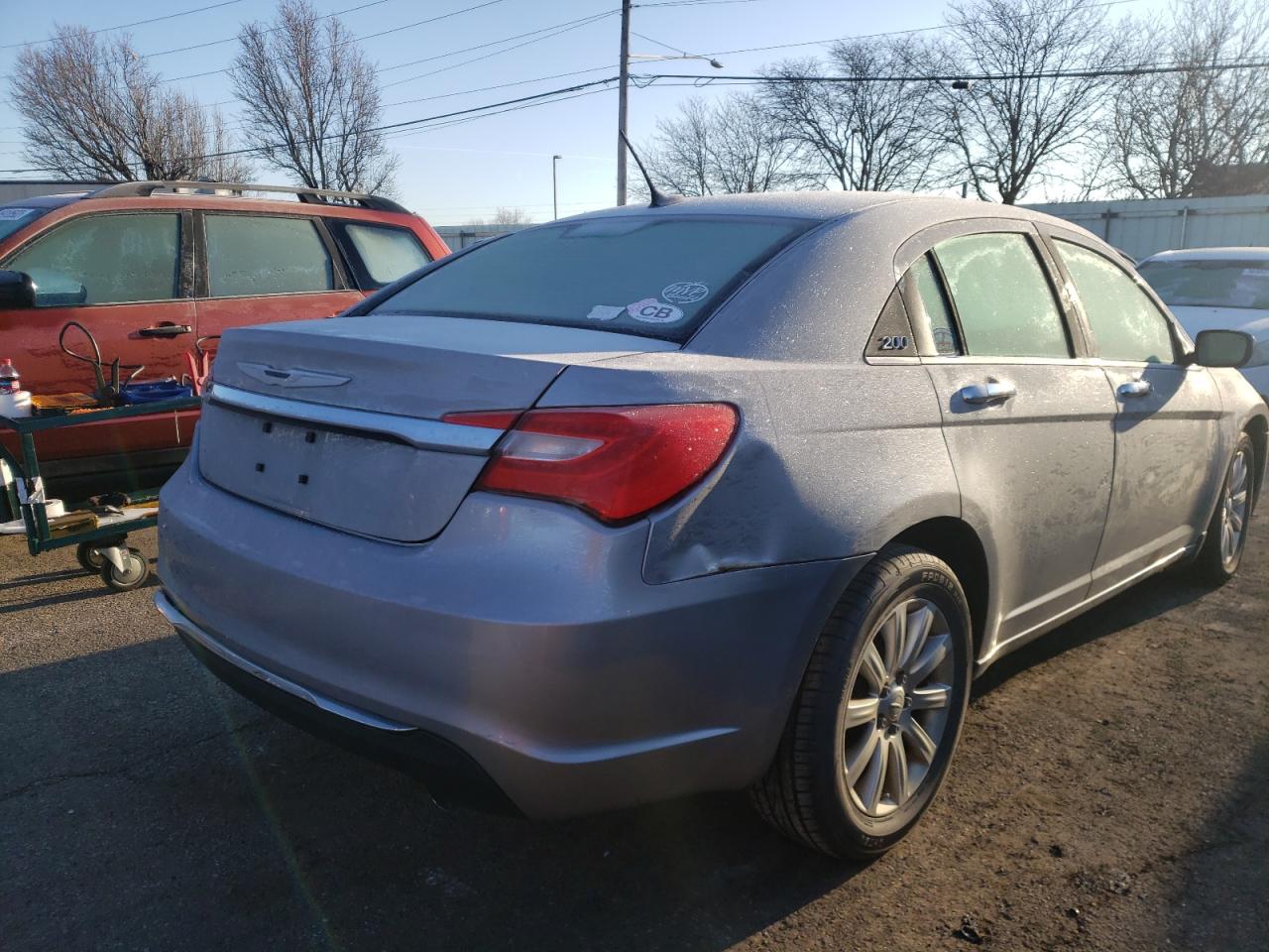 Photo 4 from auction – 2013 CHRYSLER 200 LIMITE with VIN 1C3CCBCG0DN602323