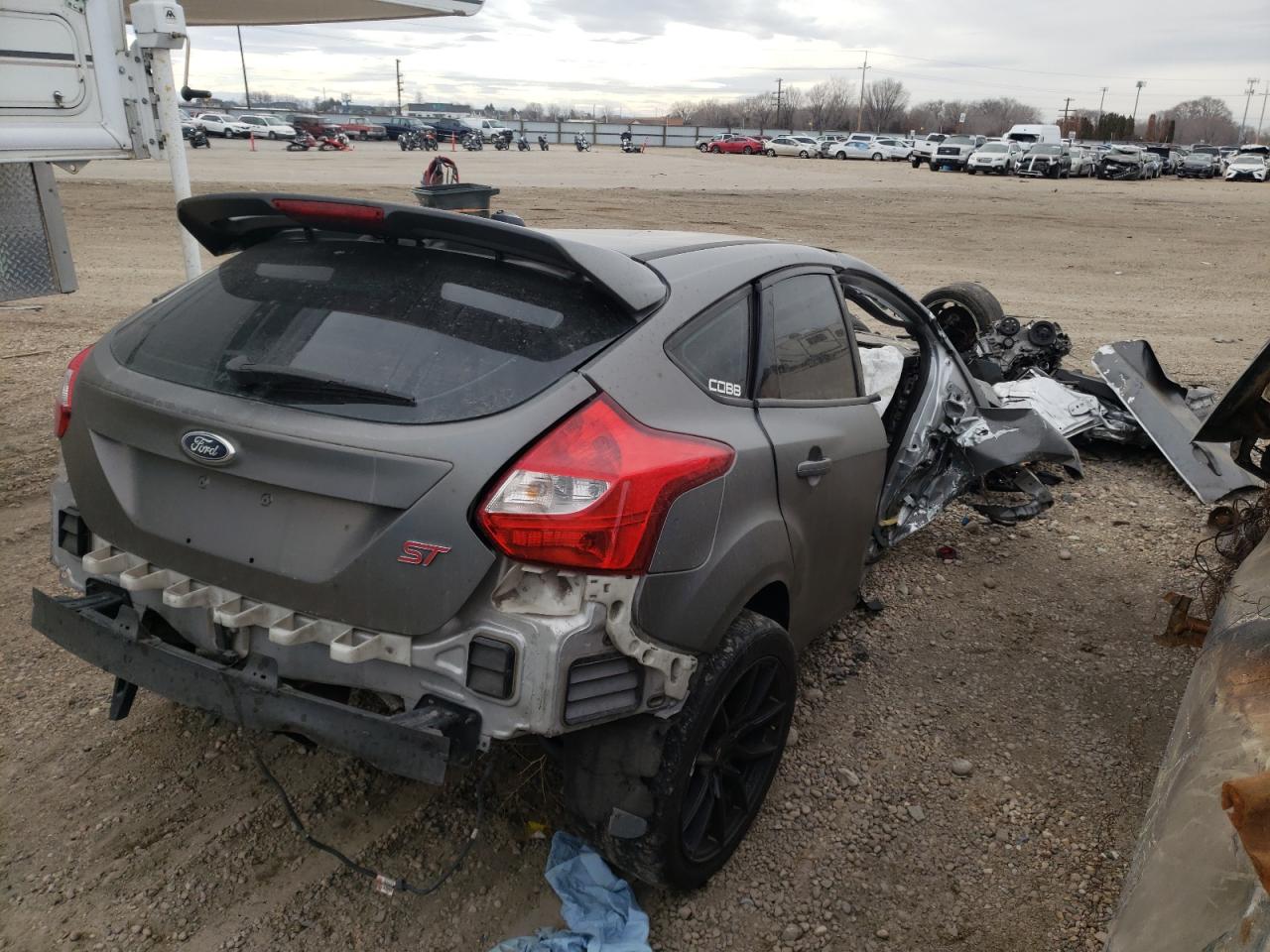 Photo 4 from auction – 2014 FORD FOCUS ST with VIN 1FADP3L97EL407558