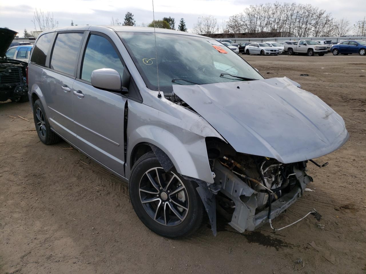 DODGE GRAND CARA 2015 con VIN 2C4RDGEG3FR592986 - Foto de la subasta