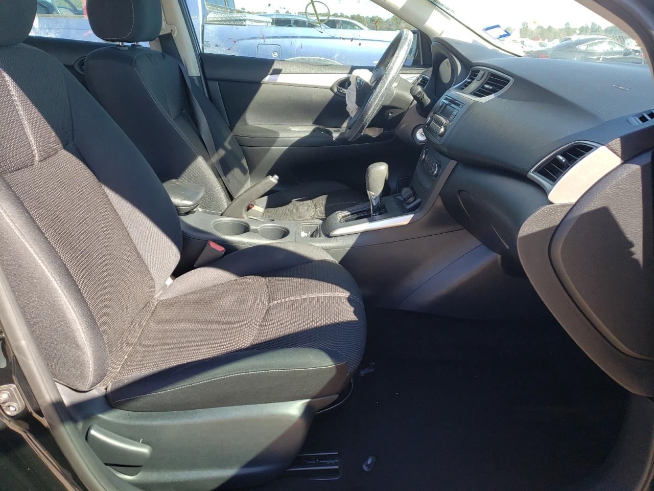 Photo 5 from auction – 2016 NISSAN SENTRA S with VIN 3N1AB7AP6GY332644