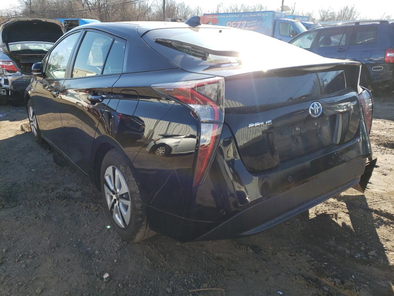 Photo 3 from auction – 2016 TOYOTA PRIUS with VIN JTDKARFU8G3010885