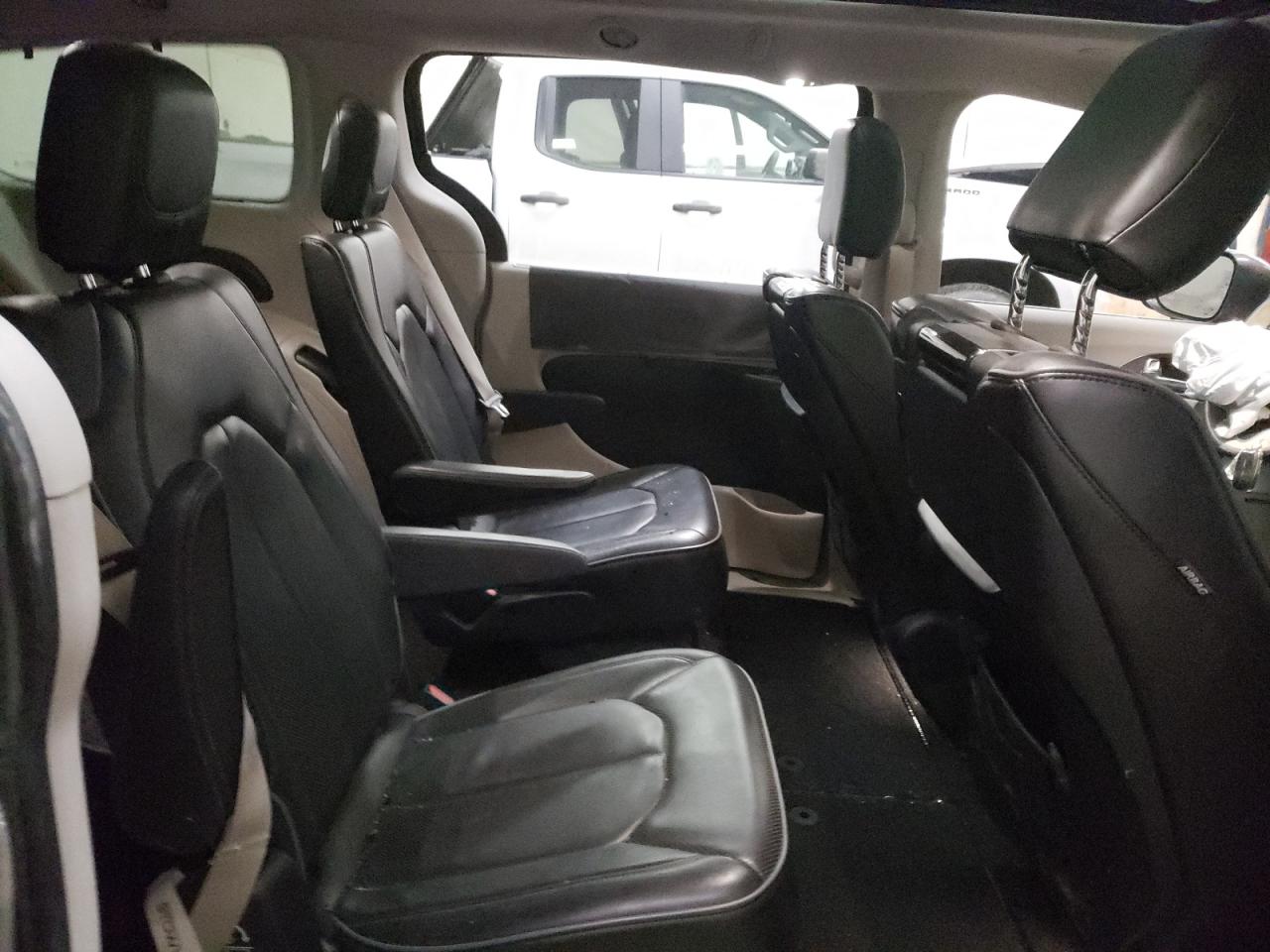 Photo 6 from auction – 2019 CHRYSLER PACIFICA L with VIN 2C4RC1GG3KR644821