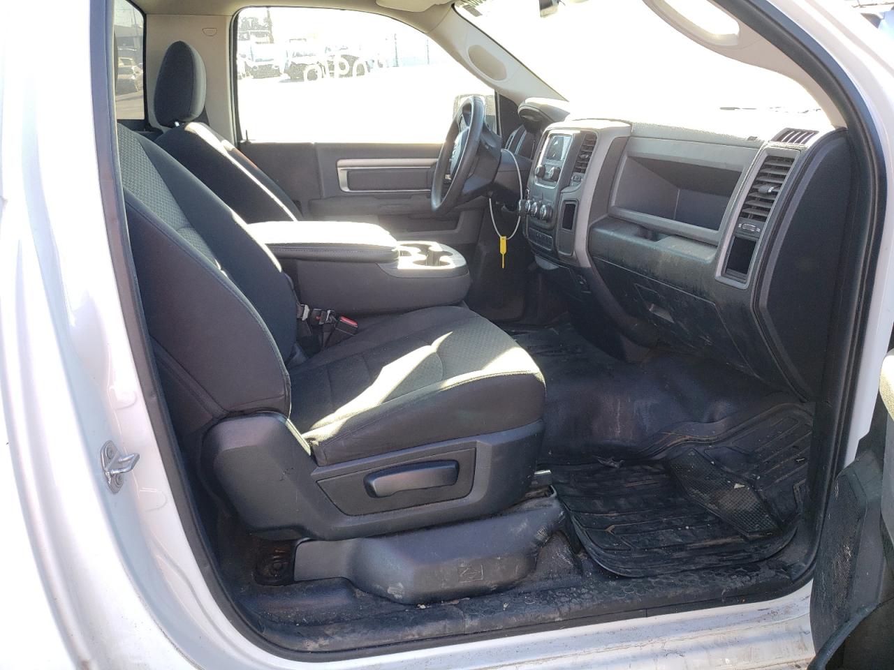 Photo 5 from auction – 2019 RAM 1500 CLASS with VIN 3C6JR6DT6KG561519