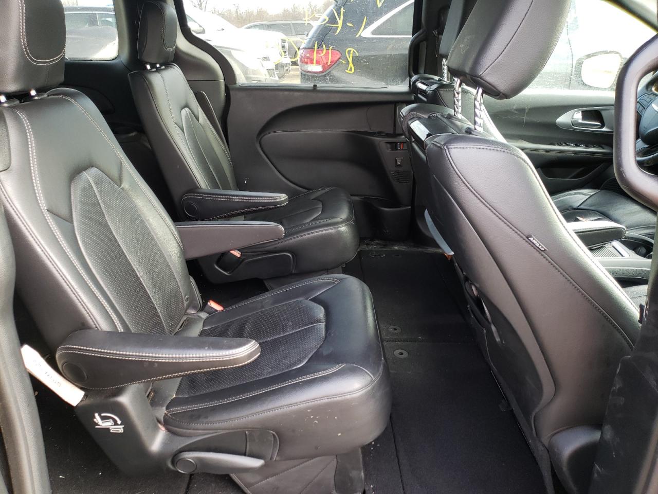 Photo 6 from auction – 2018 CHRYSLER PACIFICA T with VIN 2C4RC1EG6JR261621
