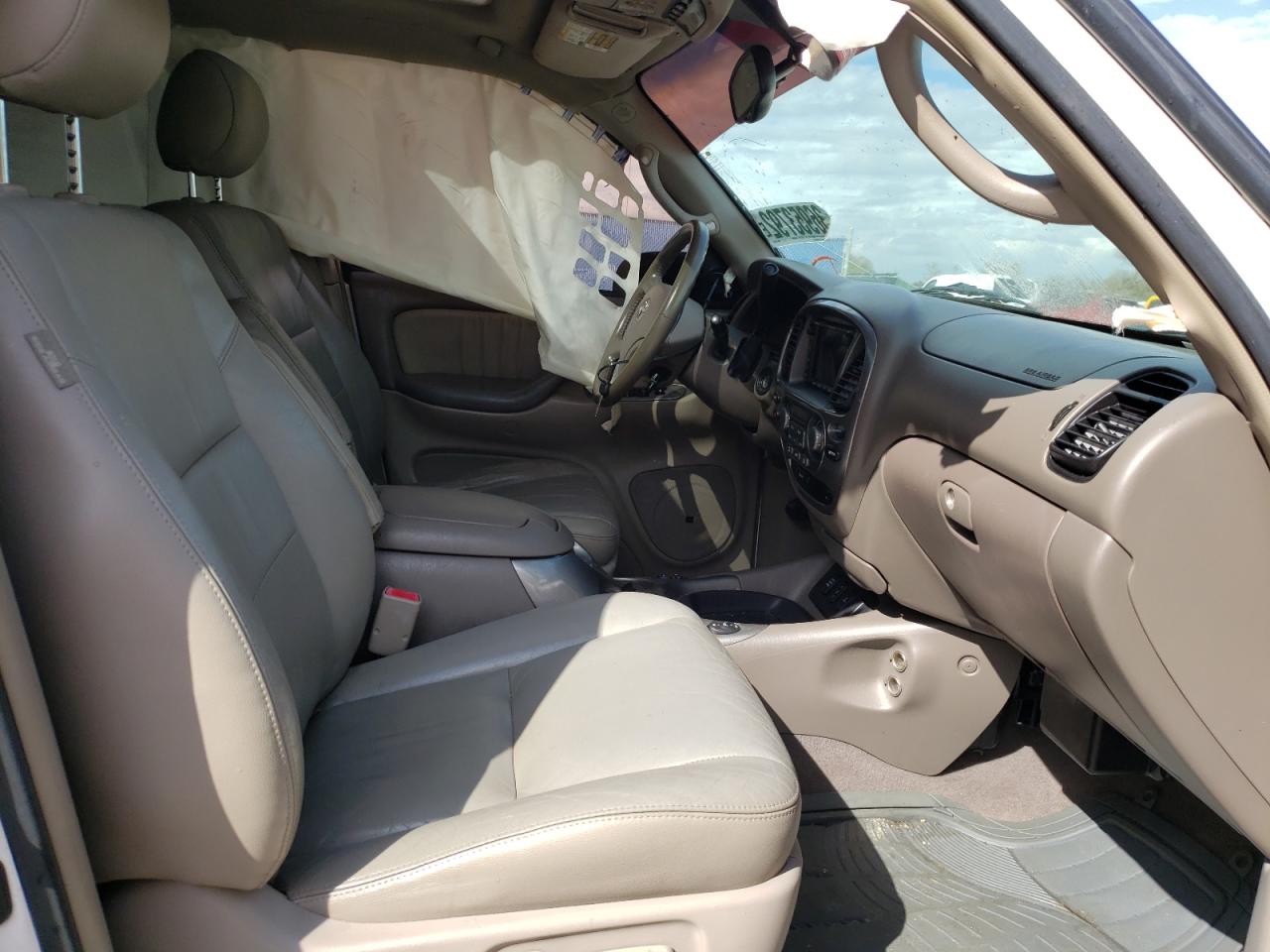 Photo 5 from auction – 2005 TOYOTA SEQUOIA LI with VIN 5TDZT38A35S247451