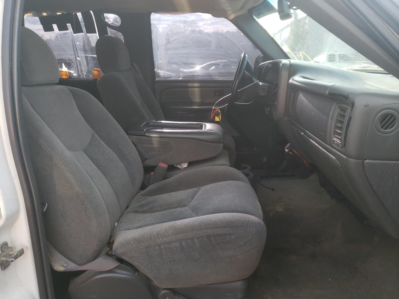 Photo 5 from auction – 2005 CHEVROLET SILVERADO with VIN 1GCHK23235F892481