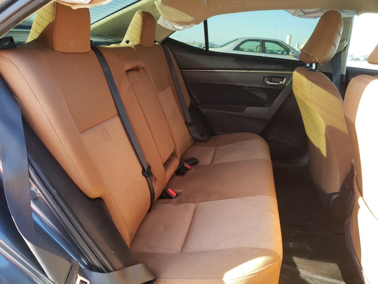 Photo 6 from auction – 2015 TOYOTA COROLLA L with VIN 2T1BURHEXFC462579