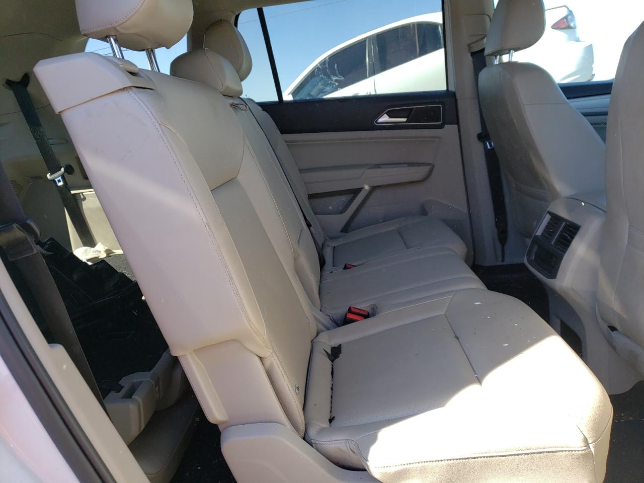 Photo 6 from auction – 2018 VOLKSWAGEN ATLAS SE with VIN 1V2CP2CA3JC597331