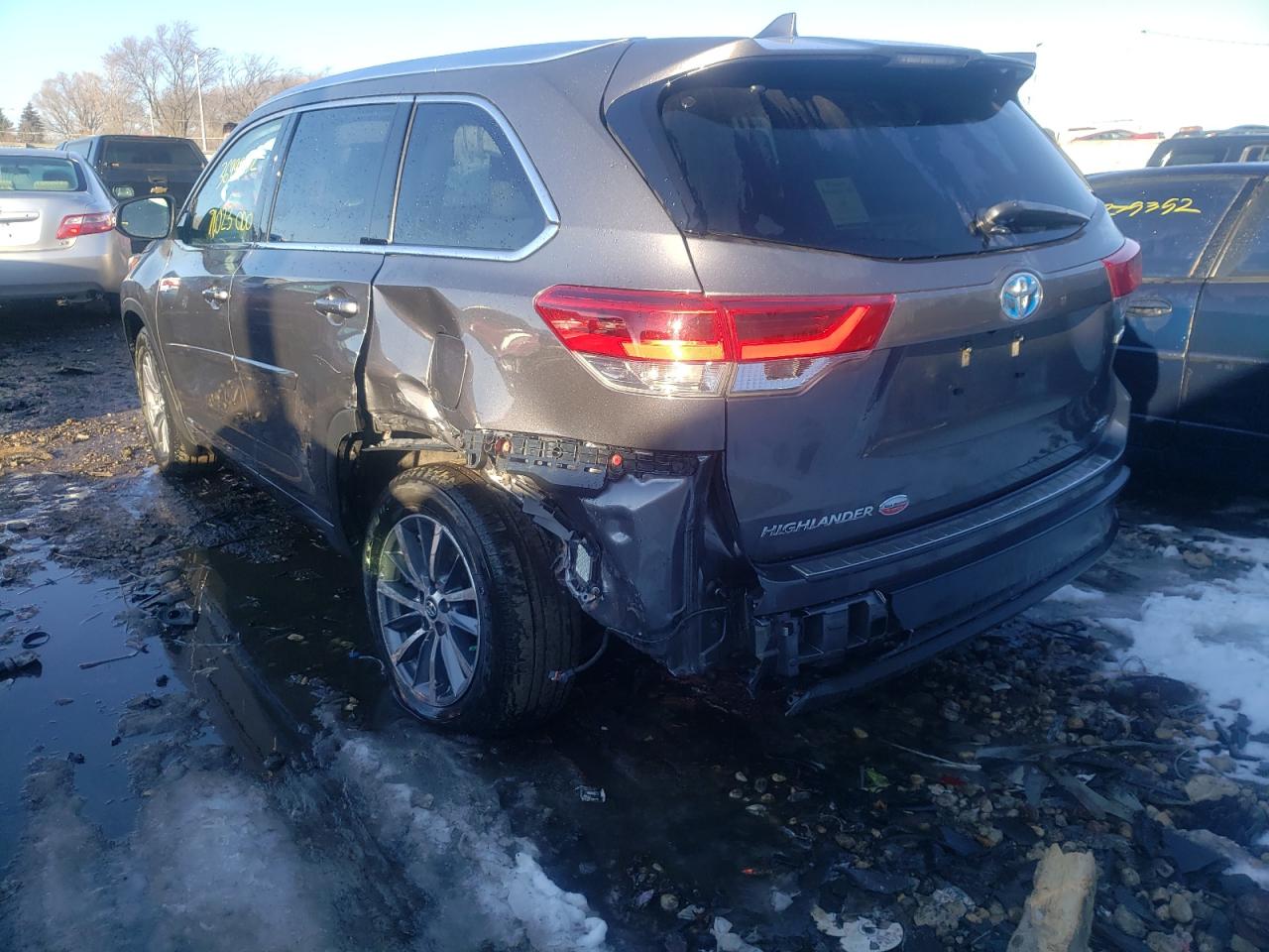 Photo 3 from auction – 2017 TOYOTA HIGHLANDER with VIN 5TDJGRFH1HS027847