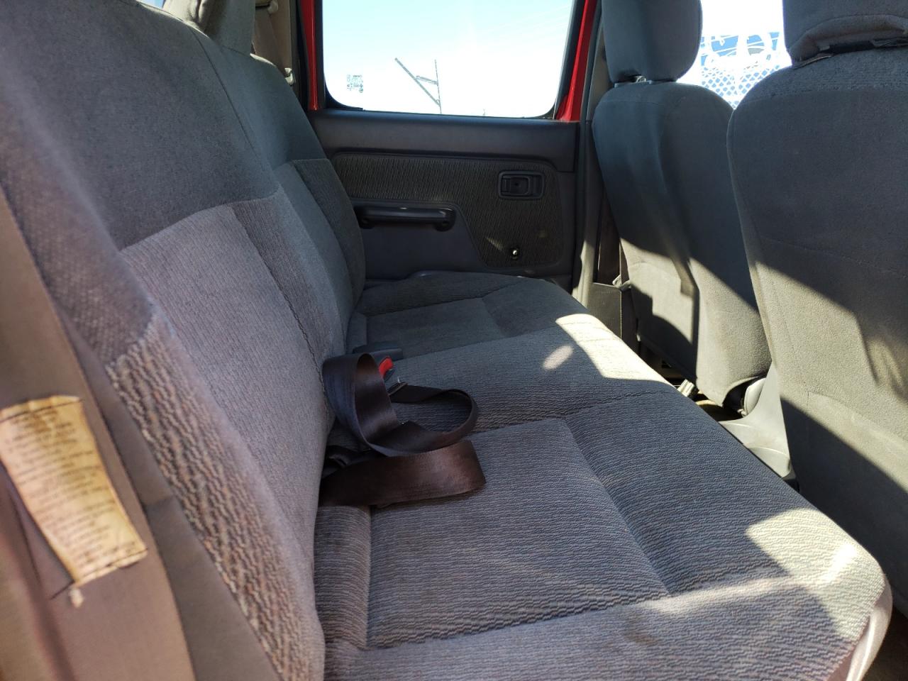 Photo 6 from auction – 2000 NISSAN FRONTIER C with VIN 1N6ED27Y2YC324172