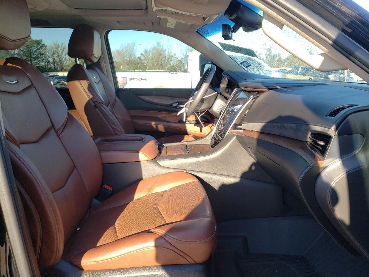 Photo 5 from auction – 2019 CADILLAC ESCALADE E with VIN 1GYS4JKJ6KR385761
